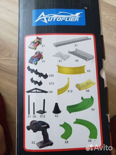 Гоночный трек с машинками