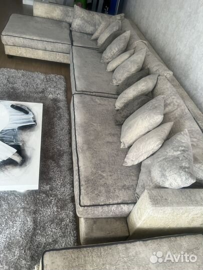 Большой угловой диван