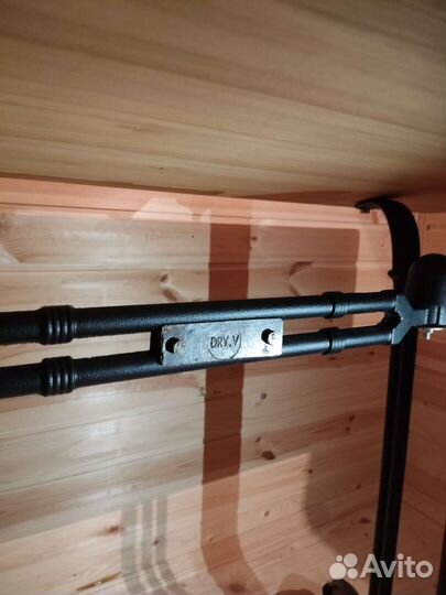 Рисунки и надписи на металле