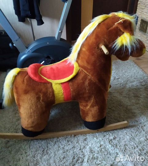 Детская качалка лошадь