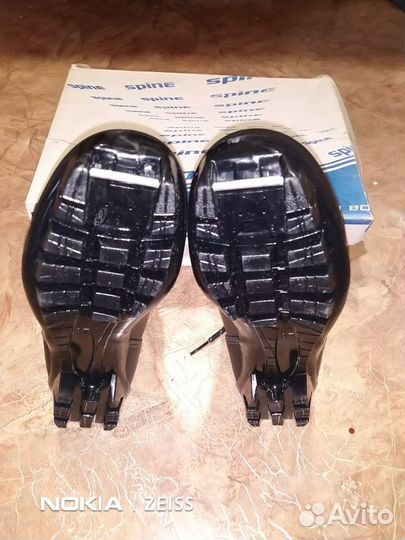 Продам лыжные ботинки