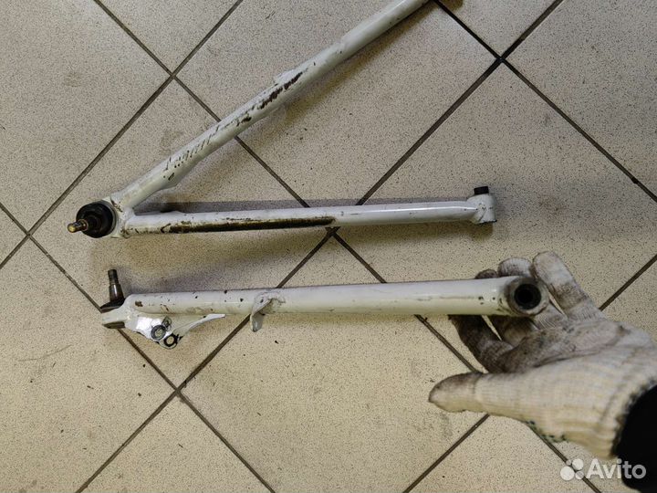 Рычаг нижний правый BRP ski-doo Summit