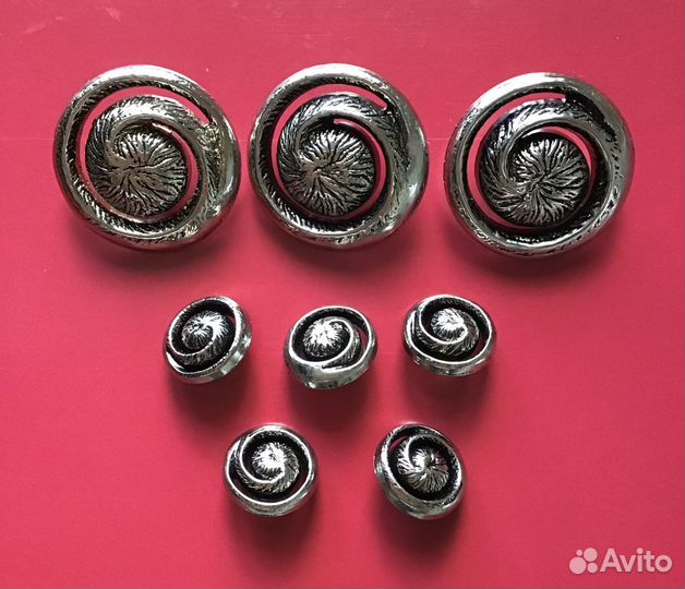 Пуговицы оригинальные комплект
