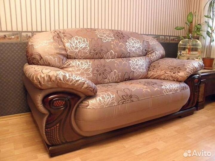 Перетяжка и замена обивки кожаных диванов