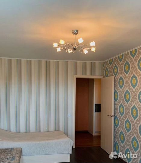 Люстра потолочная бу