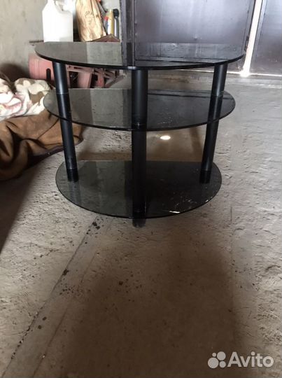 Тумбочка стеклянная