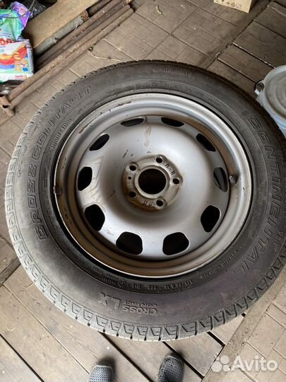 Continental ContiCrossContact LX 215/65 R16