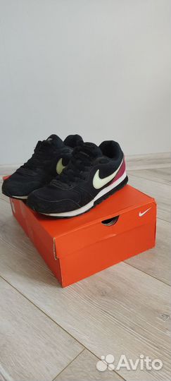 Nike Wmns Md Runner 2