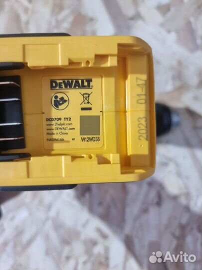 Дрель-шуруповерт dewalt DCD709N