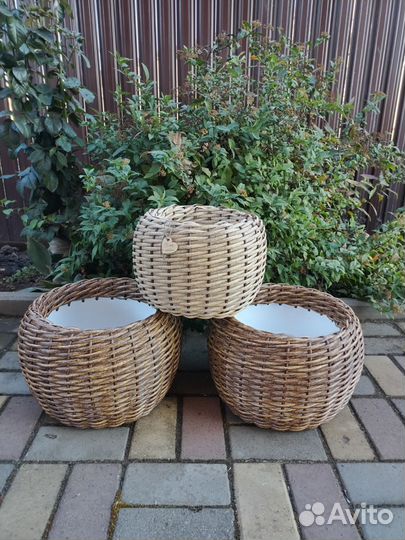 Кашпо из ротанга для цветов на улицу и дома