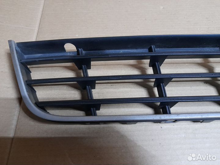 Решетка бампера передняя Volkswagen Passat B6