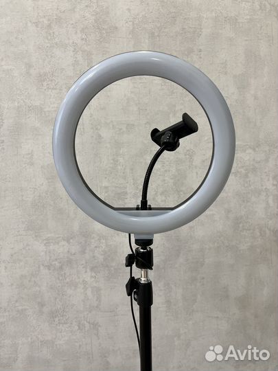 Светодиодная кольцевая лампа