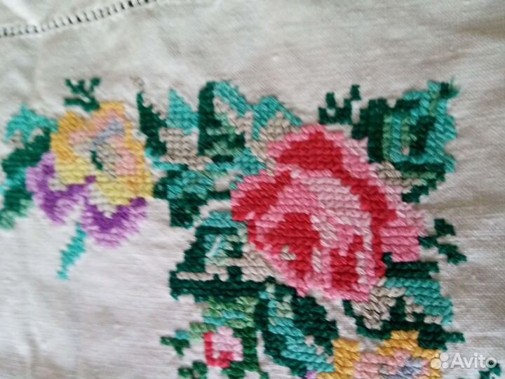 Вышитый крестом накамодник