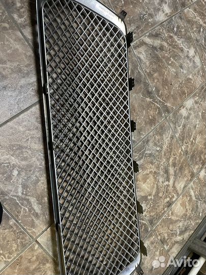 Решотка радиатора toyota land cruiser 200