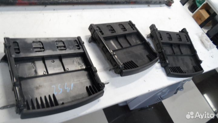 Стол салонный Toyota Probox