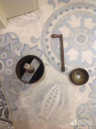 Латунная ручная мельница времен СССР