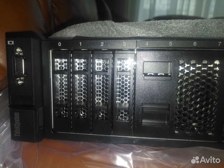 Сервер Lenovo ThinkSystem SR650 (7X06CTO1WW)