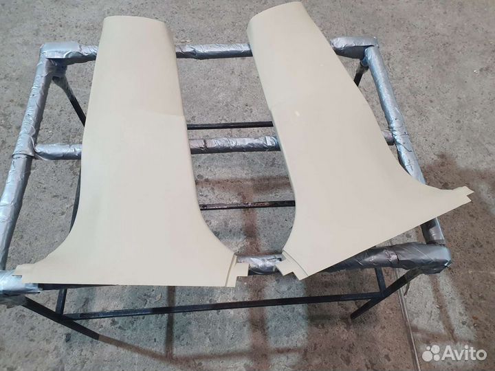 Обшивки стоек на Лексус is 2006г -2010