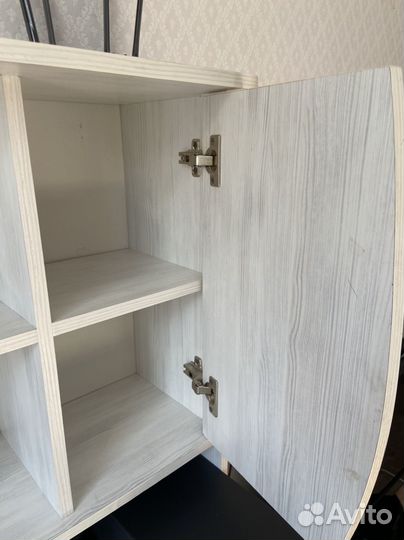 Компьютерный стол белый