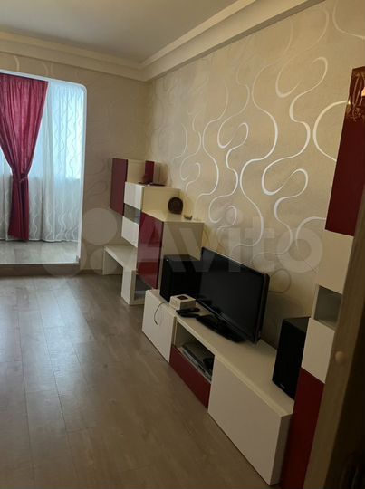 3-к. квартира, 100 м², 3/17 эт.