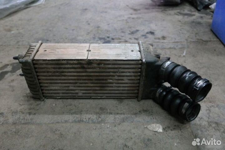 Радиатор интеркуллера Peugeot Partner