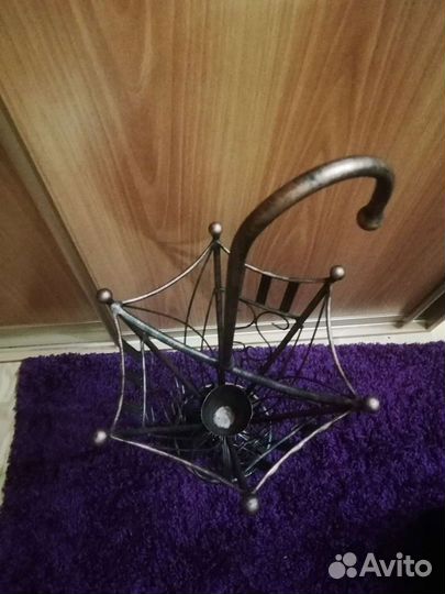 Зонтница подставка для зонтов кованая в интерьер