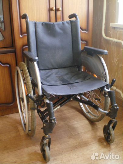 Кресло коляска для инвалидов