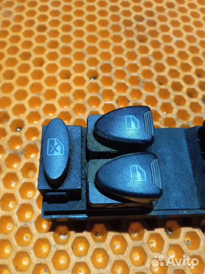 Блок управления стеклоподьемниками Lifan Smily