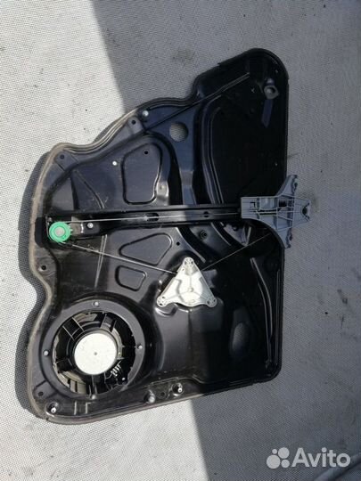 Стеклоподъемник задний правый Volkswagen Passat B6