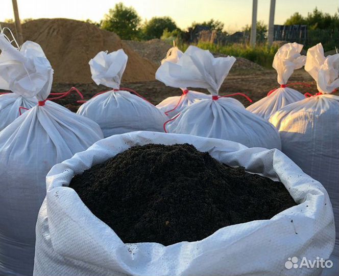 Земля плодородная просеянная в мешках грунт