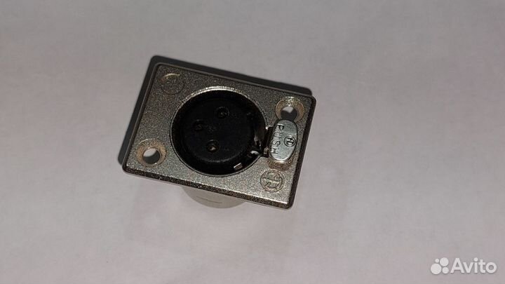 Разъем Neutrik NC3FP-1 (3-pin XLR-F панельный)