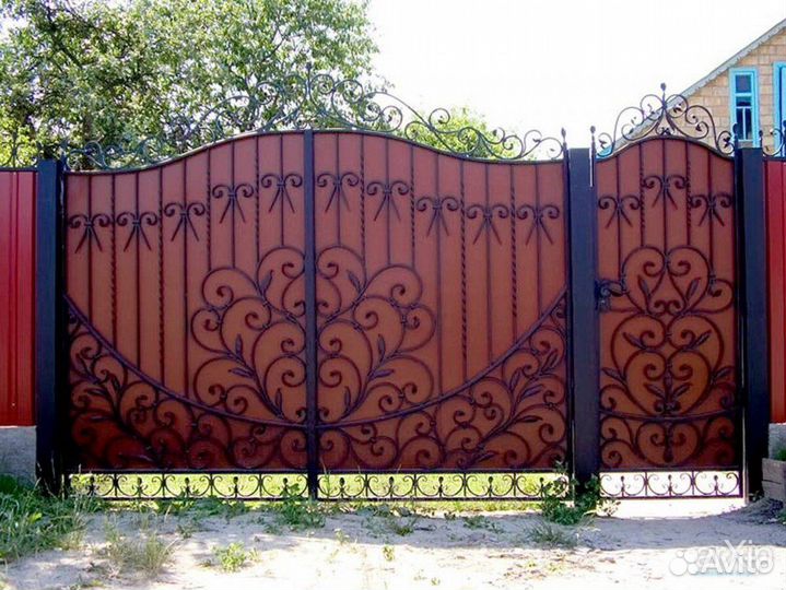 Кованные распашные ворота от производителя
