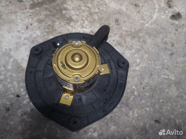 Моторчик печки LADA Kalina