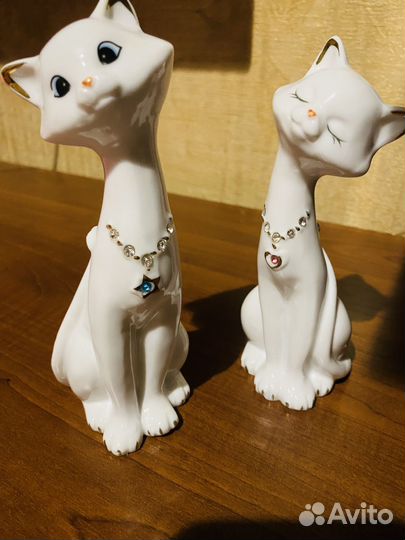 Статуэтки кот и кошка