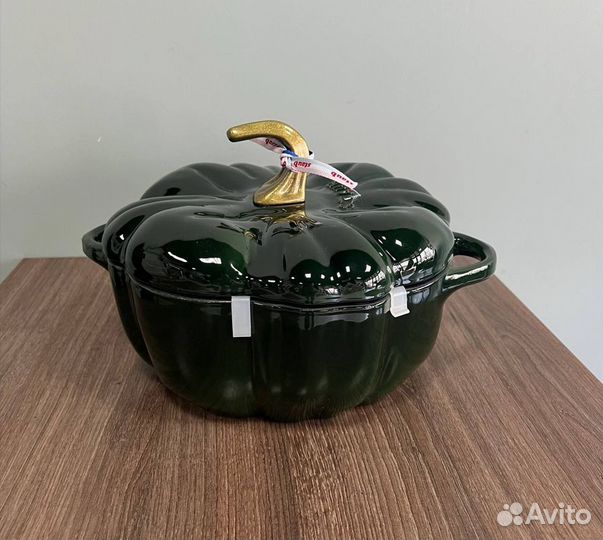 Чугнная кастрюля Staub