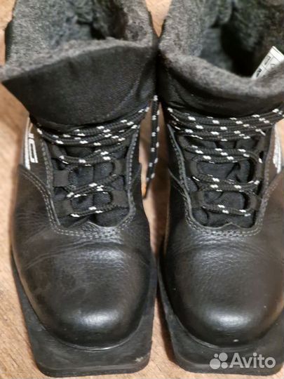 Лыжные ботинки