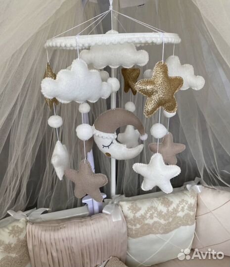 Мобиль в кроватку из фетра