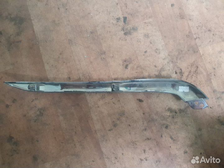 Молдинг бампера передний правый LADA Granta 2011