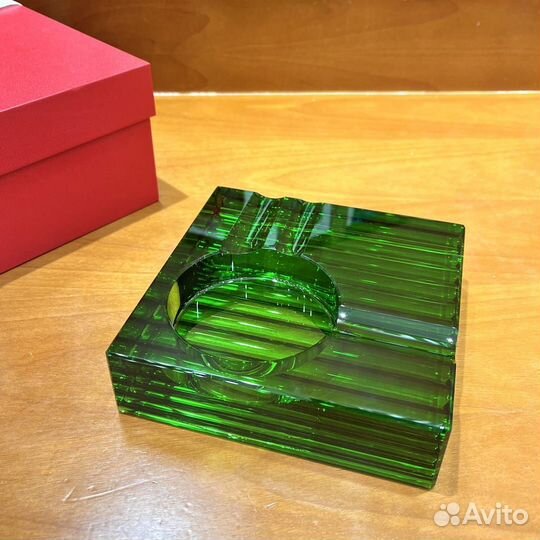 Пепельница Baccarat зелёная