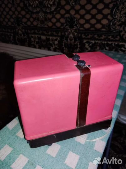 Электрическая прялка для пуха и шерсти