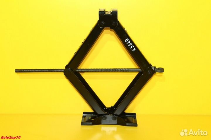 Jaguar F-Pace Домкрат