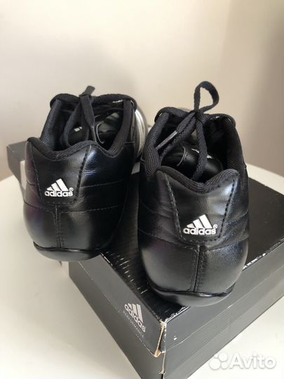 Кроссовки кожаные adidas 38 размер