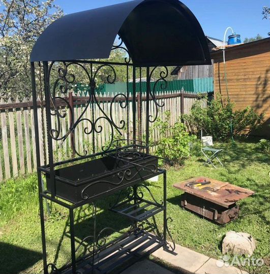 Мангал с крышей