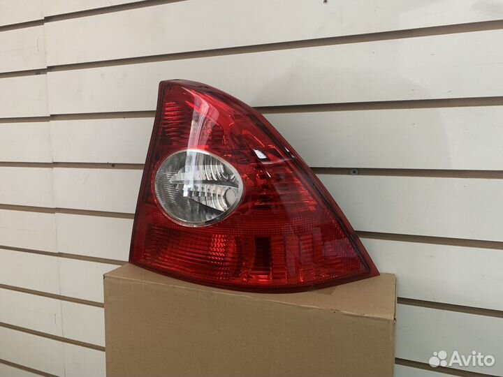 Фонарь задний правый Ford Focus 2 седан