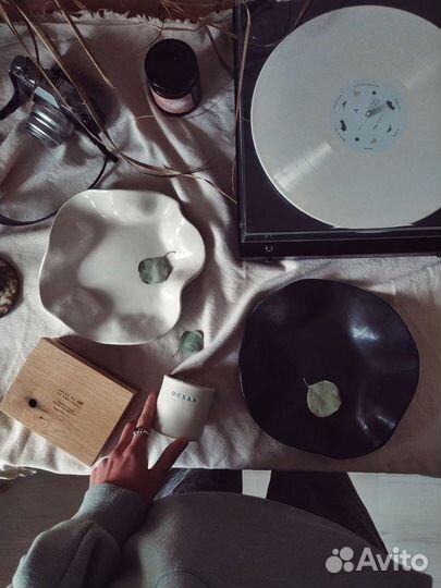 Тарелка чёрная ручной работы