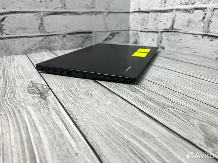 Ультратонкий и легкий карбоновый ноутбук