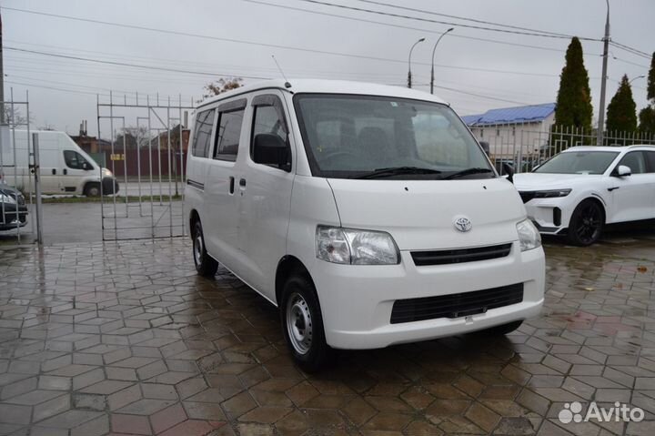 Toyota Town Ace 1.5 AT, 2018, 137 000 км