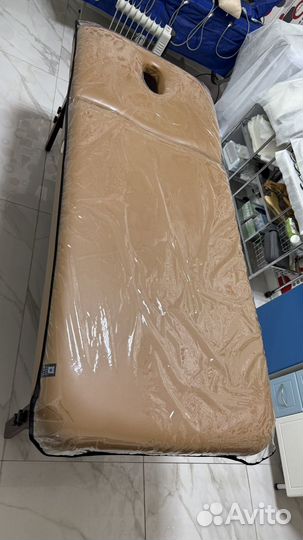 Массажная кушетка