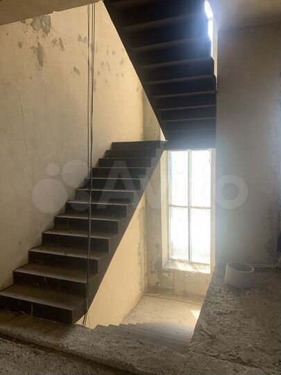 Дом 387,3 м² на участке 9 сот.