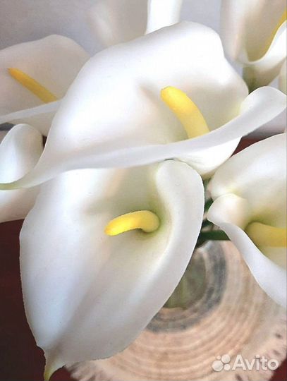 Искусственные цветы для украшения интерьера